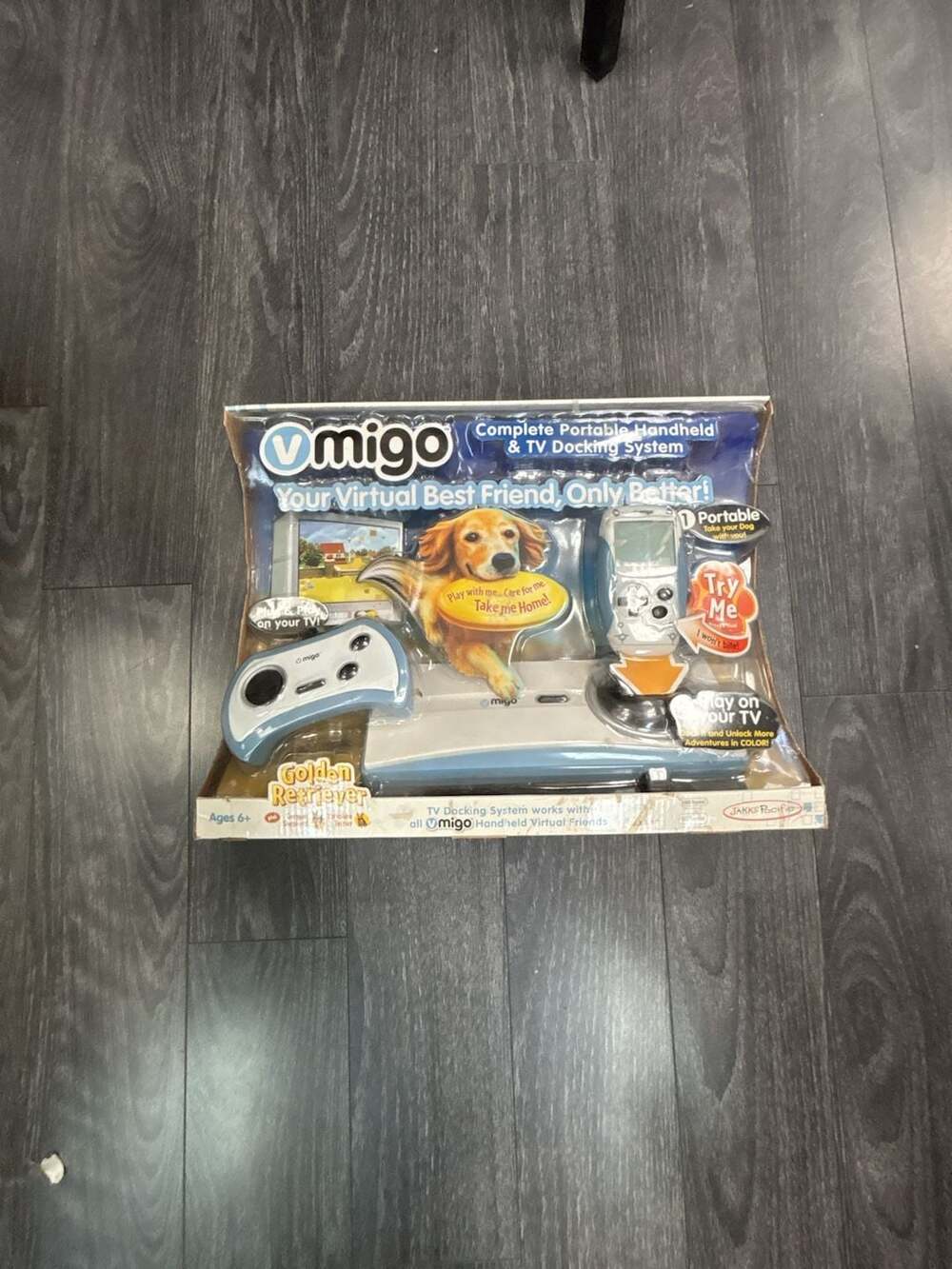 Jakks Pacific Vmigo Golden Retriever Virtual Pet TV Docking & Handheld System